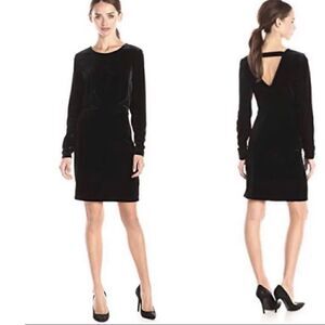 Olive + Oak Women's Size Large Black Solid
Velvet Long Sleeve Dress